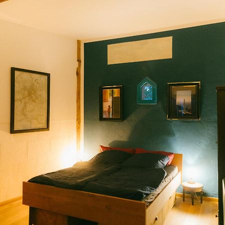 The Upholstery Tinyhouse Deluxe Eco Chalet Kreativ Citynah เคมนิตซ์ ภายนอก รูปภาพ