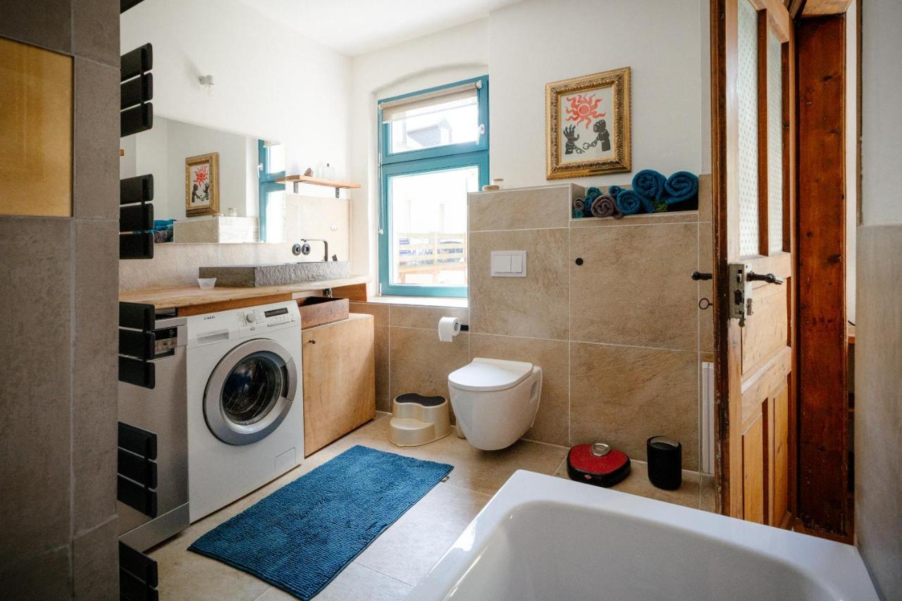The Upholstery Tinyhouse Deluxe Eco Chalet Kreativ Citynah เคมนิตซ์ ภายนอก รูปภาพ