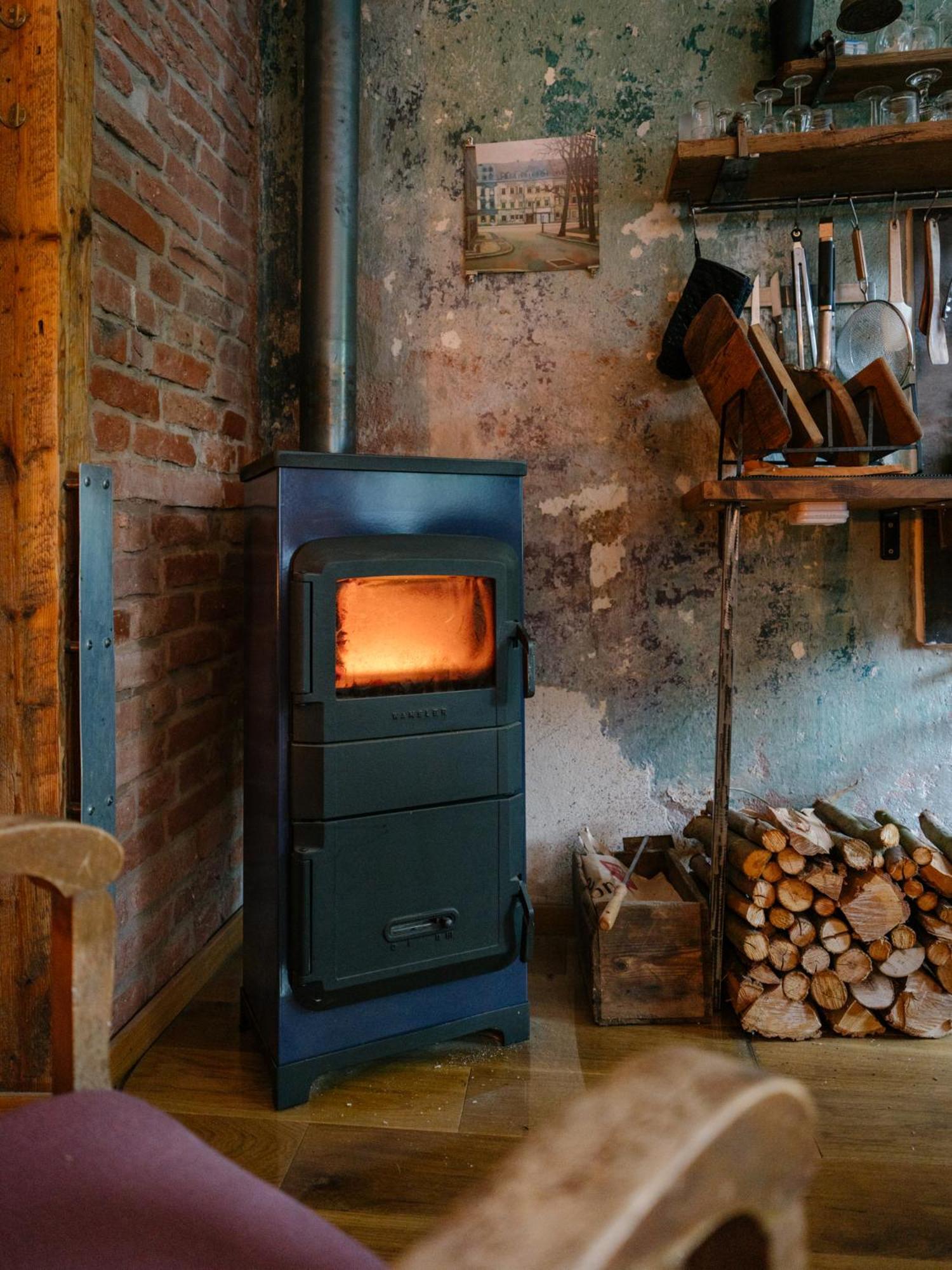 The Upholstery Tinyhouse Deluxe Eco Chalet Kreativ Citynah เคมนิตซ์ ภายนอก รูปภาพ