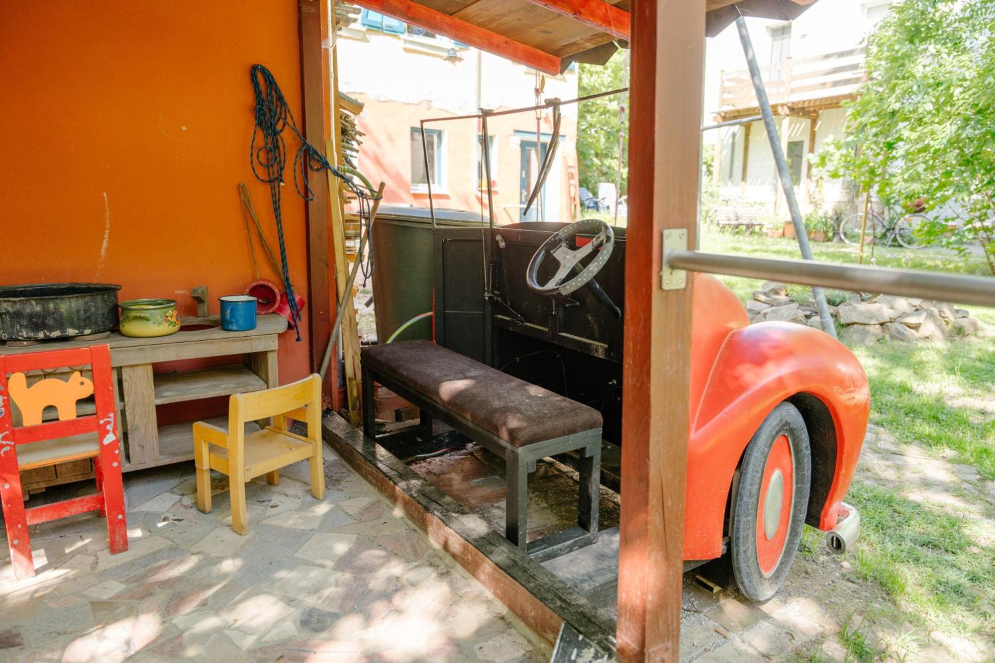 The Upholstery Tinyhouse Deluxe Eco Chalet Kreativ Citynah เคมนิตซ์ ภายนอก รูปภาพ