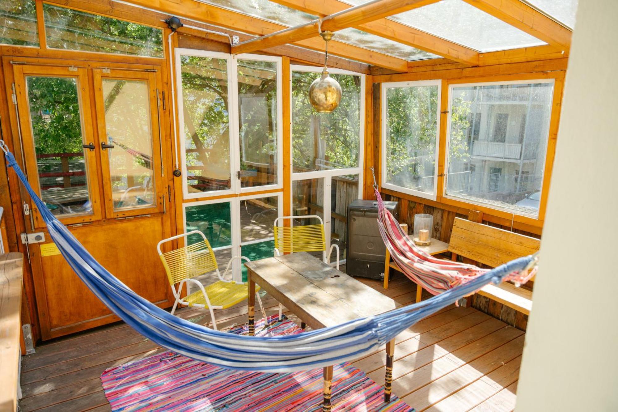 The Upholstery Tinyhouse Deluxe Eco Chalet Kreativ Citynah เคมนิตซ์ ภายนอก รูปภาพ