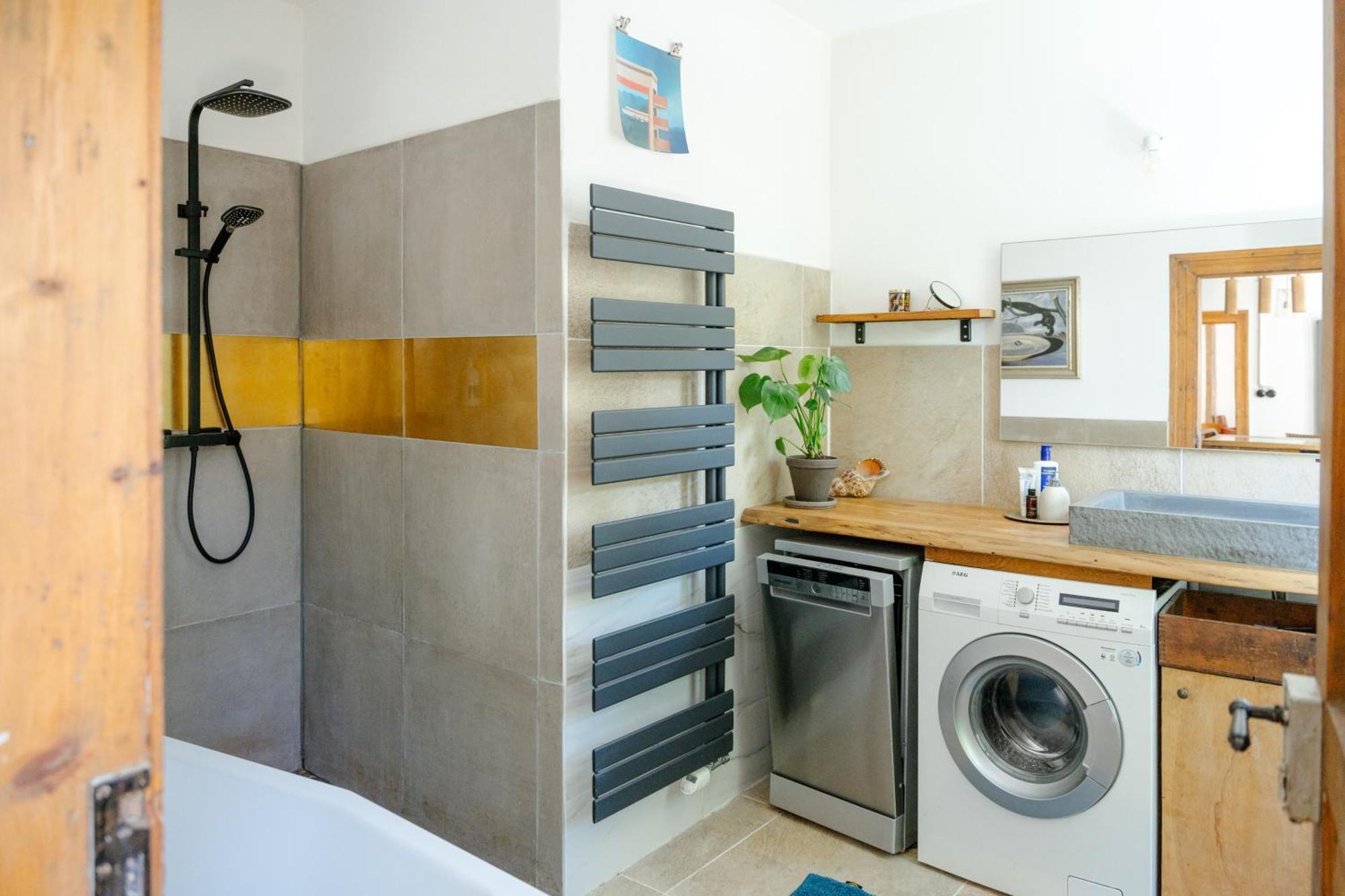 The Upholstery Tinyhouse Deluxe Eco Chalet Kreativ Citynah เคมนิตซ์ ภายนอก รูปภาพ